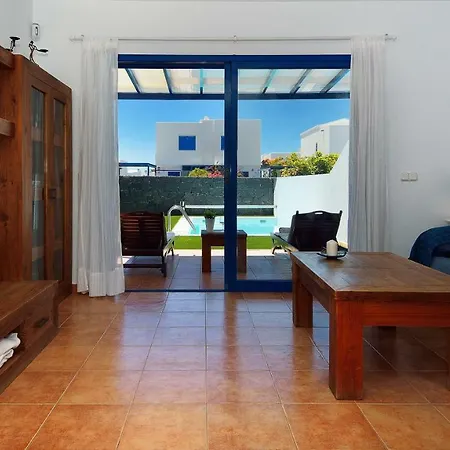 Olga Playa Blanca (Lanzarote)